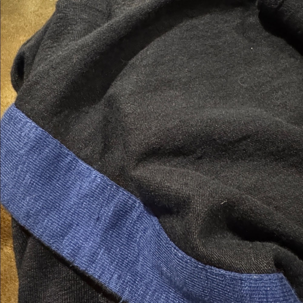 Lysse navy blue split neck linen knit sweater with contrasting blue strip - Picture 11 of 11